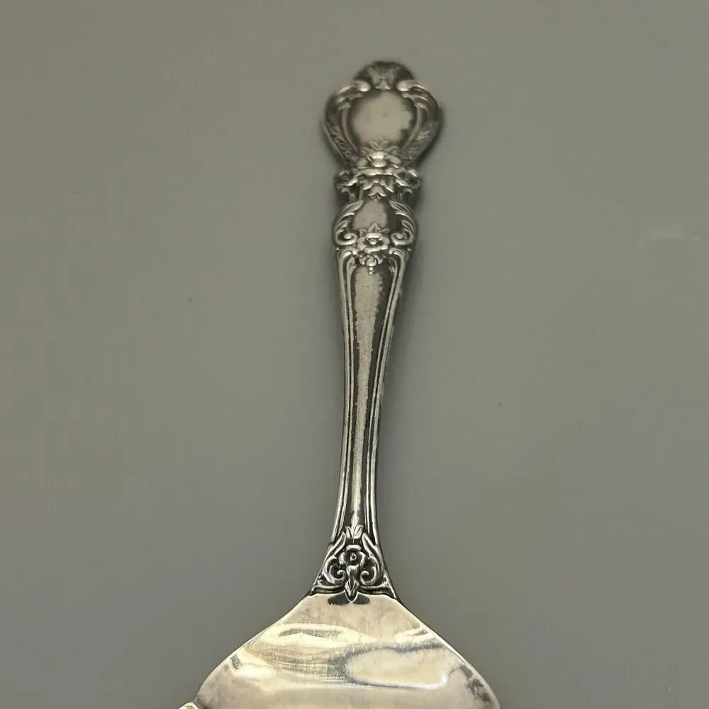 1847 Rogers Bros IS Silver Plated Heritage 1953 Pierced Pie/Cake Server
